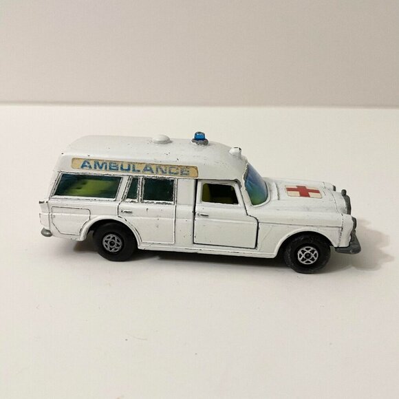 Matchbox Speed Kings Lesney Mercedes Benz Binz Ambulance K63 Diecast - Picture 3 of 16